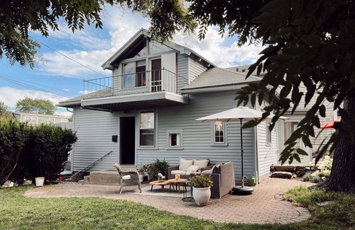 Marblehead Casa | Hygge carriage house in heart of Old Town Marblehead. Walk to everything MBHD!