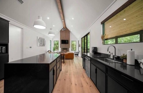 Broken Bow Cabina | Hygge Hill – Secluded Scandinavian Modern Cabin with Hot Tub & Firepit