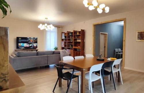 Besqaynar Casa | HYGGE HOME уютный коттедж с террасой и баней для проживания нескольких семей