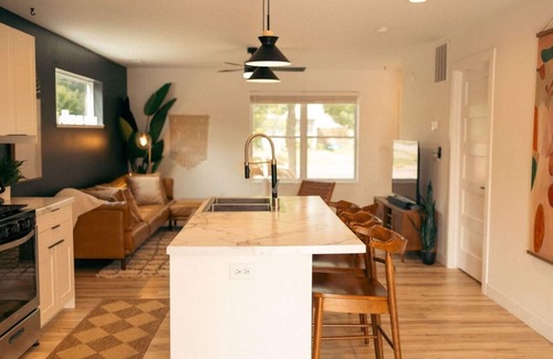 Duluth Casa | Hygge Home🌲Family Retreat ☀️ Pet Friendly 🐾 Fully Fenced Yard 🌾