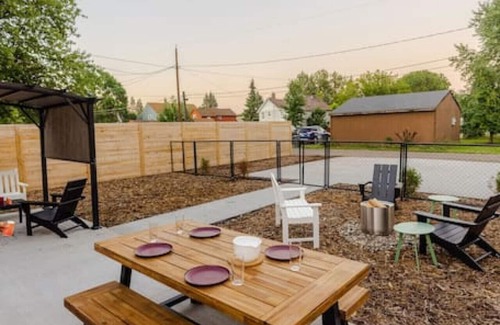Duluth Casa | Hygge Home🌲Family Retreat ☀️ Pet Friendly 🐾 Fully Fenced Yard 🌾