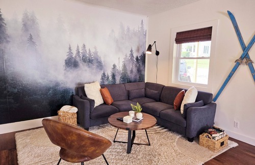 Little Valley Casa | Hygge Home in ski country - 4 bed, 2 bath family home