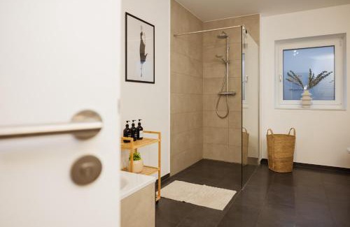 Winsen Apartamento | Hygge Homes, three bedrooms with parking, near river