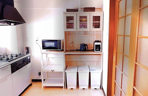 Kashiwa Apartamento | HYGGE103 KitchenWashing machineCooking utensils / Kashiwa Chiba