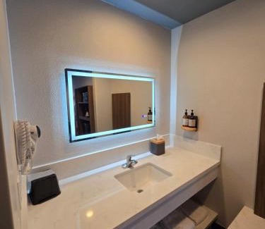 Olde Carlsbad Hotel | Hyland Inn near Legoland