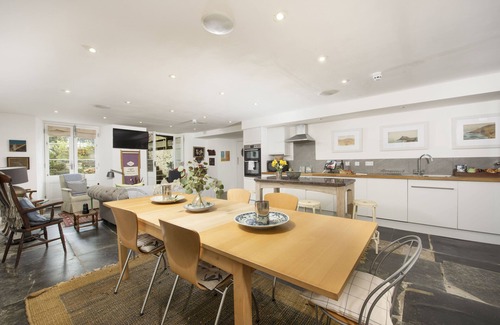 Chysauster Apartamento | Hypatia Apartment - STUNNING APARTMENT. CLOSE TO BEACHES. DOG FRIENDLY