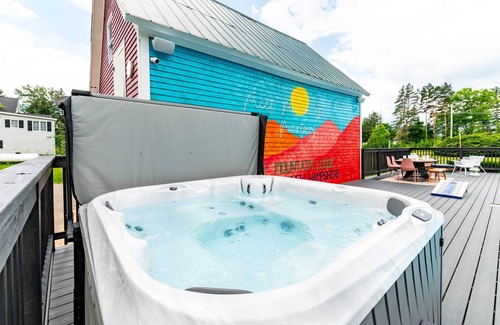Intervale Casa | Hypedome|Pool|Hot Tub|Fire Pit|Bar|Play Room|Dogs