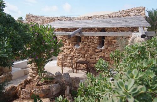 Lampedusa Hotel | I Dammusi di Borgo Cala Creta