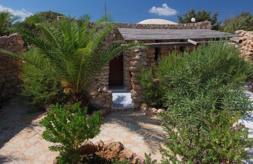 Lampedusa Hotel | I Dammusi di Borgo Cala Creta