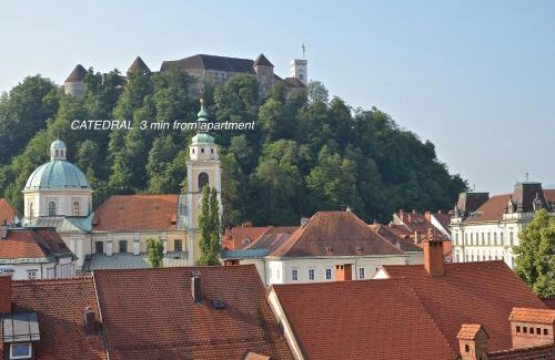 Ljubljana City Centre Apartamento | i Design Studio