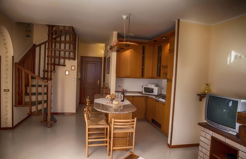Oldesio Apartamento | I Fiori-Rebomaholidays, in the historic center with marvellous lake view
