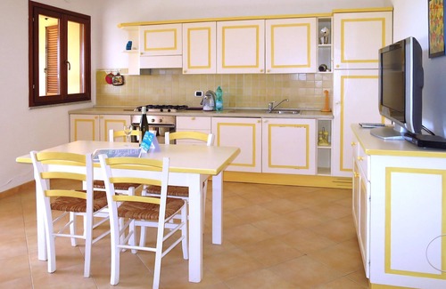 Porto Pozzo Apartamento | I Mirti di Porto Pozzo (PPZ120) by Interhome