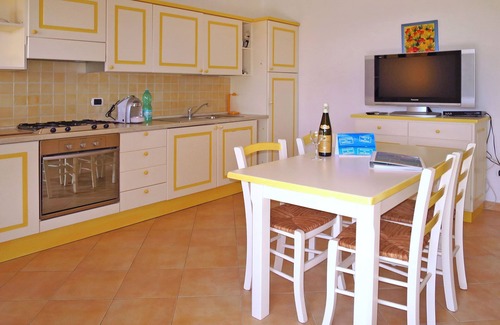 Porto Pozzo Apartamento | I Mirti di Porto Pozzo (PPZ120) by Interhome