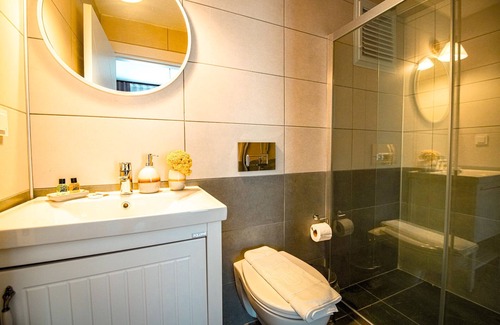 Bozcaada Hotel | İrinikos Otel