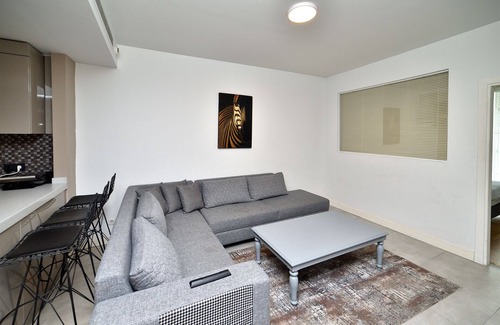 Gumussuyu Mahallesi Apartamento | İstiklal Street Taksim Square Lux Apartment in PETEK Residence.