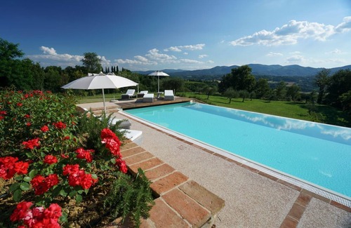 Reggello Villa | I Tebaldi - Ocho Habitaciones Villa, Capacidad 18