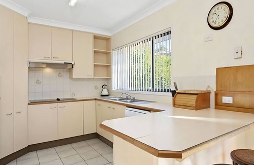 Surfside Casa | Large family home, boat parking, pet friendly and close to the beach
