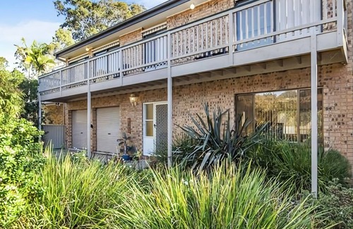 Surfside Casa | Large family home, boat parking, pet friendly and close to the beach