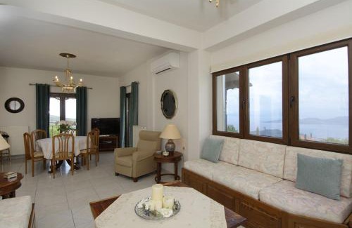 Volos Villa | IATROU HOUSE- villa WITH INCREDIBLE VIEW