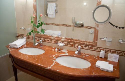 Srodmiescie Hotel | IBB Hotel Grand Hotel Lublin