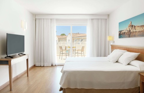 Portopetro Complejo | Iberostar Waves Club Cala Barca