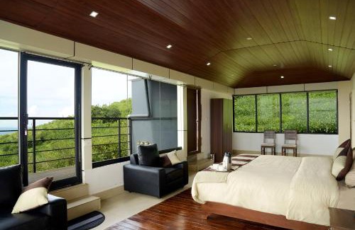 Valparai Complejo | Ibex Resorts, Valparai Tale Rock