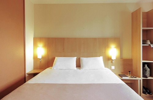 Bata Hotel | ibis Bata