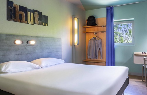 Grigny Hotel | ibis budget Grigny Centre