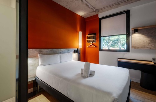 Rejas Hotel | Ibis Budget Madrid Aeropuerto
