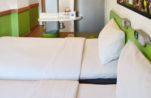 Semarang Hotel | Ibis Budget Semarang Tendean