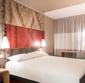 Saint Michel - Mairie Hotel | ibis Lyon Centre