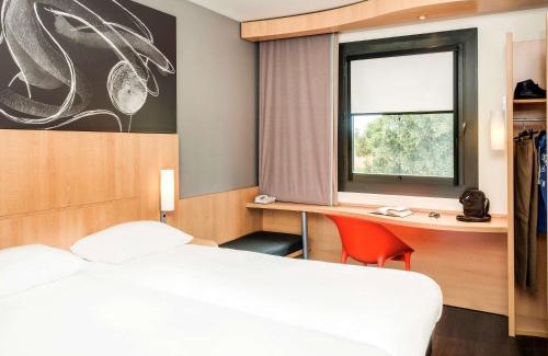 Montceau-les-Mines Hotel | ibis Montceau les Mines