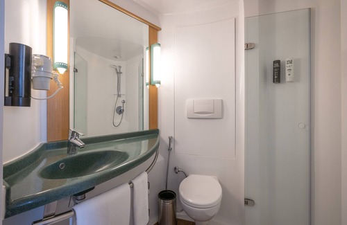 Vile Parle East Hotel | ibis Mumbai Airport Hotel