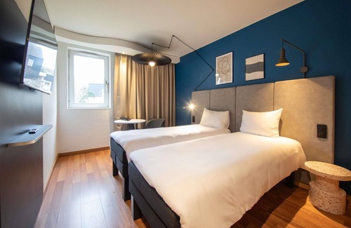 Le Port sous la Lune Hotel | ibis Nogent Sur Marne