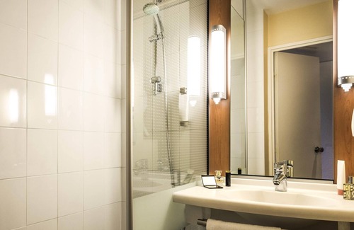 Quartier des Grandes-Carrieres Hotel | Ibis Paris Montmartre Sacré-Coeur