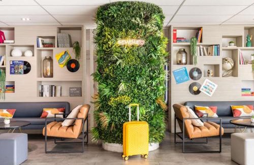 Montreuil Hotel | ibis Paris Porte de Montreuil
