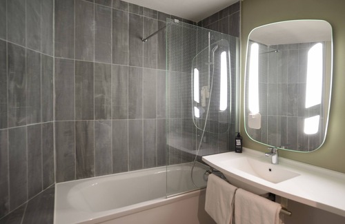 Saint-Gratien Hotel | ibis Saint Gratien