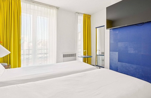 Porte-Saint-Martin Hotel | ibis Styles Paris République