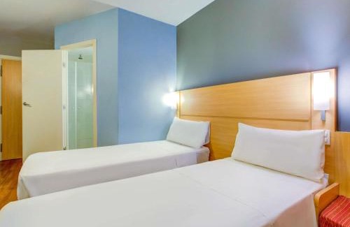 Jardim da Penha Hotel | ibis Vitoria Praia de Camburi