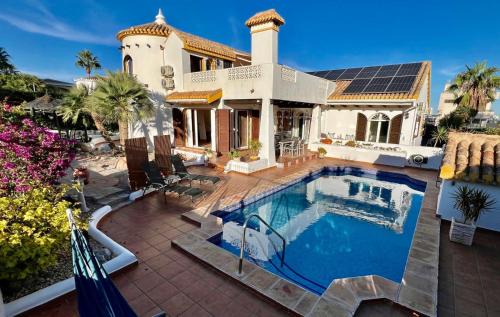 Orihuela Costa Villa | Ibiza style villa first line to golf!