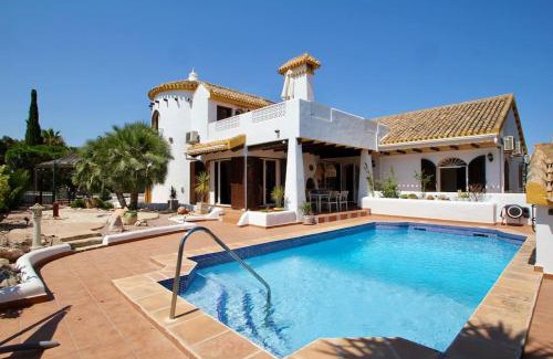 Orihuela Costa Villa | Ibiza style villa first line to golf!