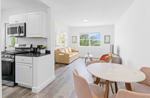Northeast Miami Apartamento | Renzzi Villas Water View