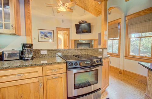 Manteo Cabaña | IC3 The Wright Getaway * Dog Friendly