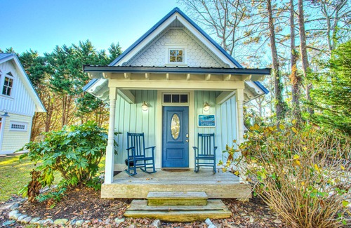 Manteo Cabaña | IC3 The Wright Getaway * Dog Friendly