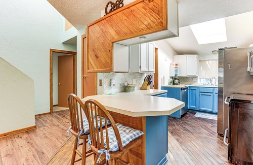 Farwell Casa | Ice Fish, Hunt & Explore: Farwell Home on Lake