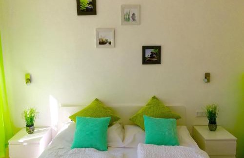 Old Town Casa | Iceman Room's Central