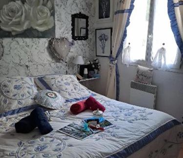 Sollies-Toucas Casa | ICI et MAINTENANT Chambres chez l'Habitant