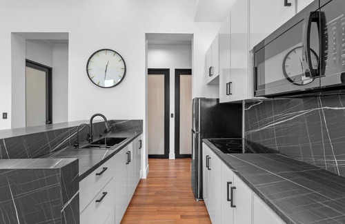 Ponce Centro Apartamento | Icon Bomba Suite | Modern Unit w. Historic Charm