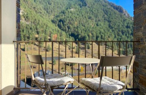 Arinsal Apartamento | Iconic - A Pie De Pistas En 1 Minuto - Terraza con Vistas al Valle Arinsal - Parking Gratis l by BonesVacances