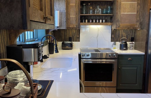 Niantic Casa | Iconic Bow House, an Oasis in the Heart of the Niantic Bay Marina